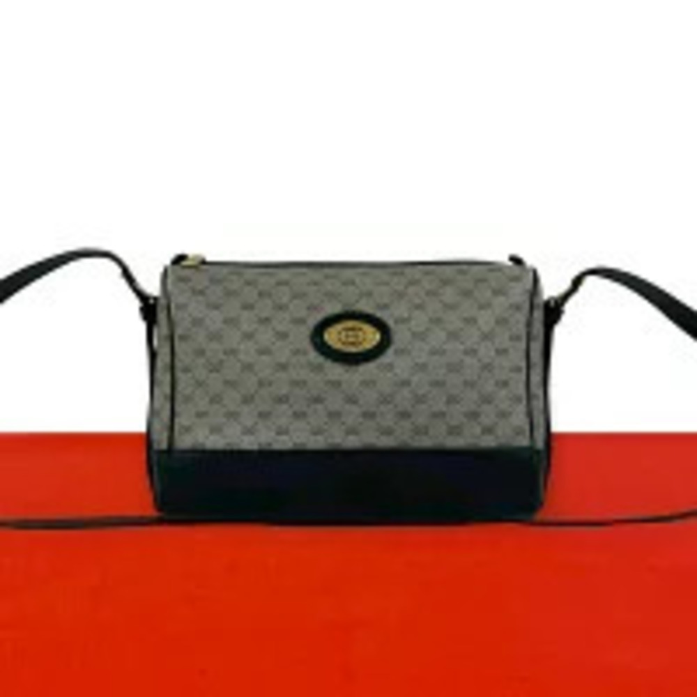 Gucci GG Leather Shoulder Bag Pouch Clutch Navy Blue